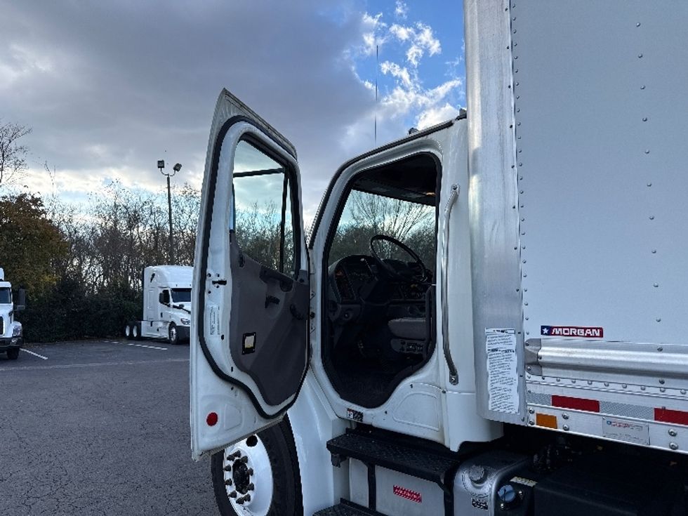 Medium Duty Box Truck-Light and Medium Duty Trucks-Freightliner-2019-M2-Greensboro-NC-162,694\n\t\tmiles-$ 45,250 - Image 15