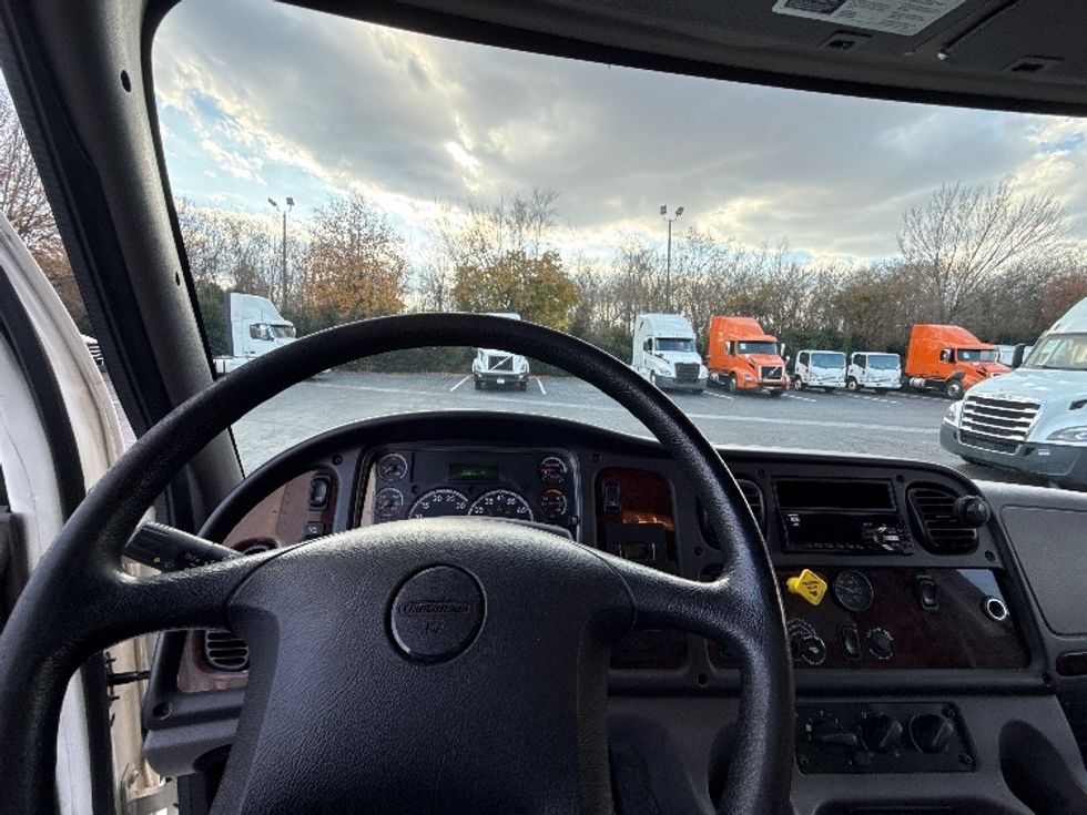 Medium Duty Box Truck-Light and Medium Duty Trucks-Freightliner-2019-M2-Greensboro-NC-162,694\n\t\tmiles-$ 45,250 - Image 17