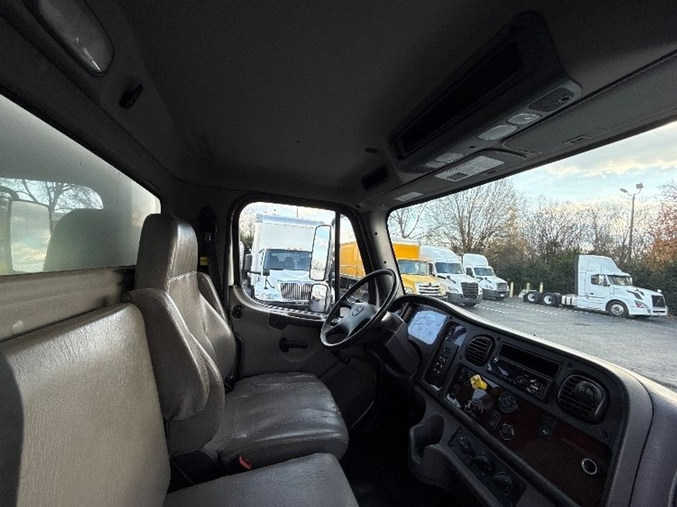 Medium Duty Box Truck-Light and Medium Duty Trucks-Freightliner-2019-M2-Greensboro-NC-162,694\n\t\tmiles-$ 45,250 - Image 21