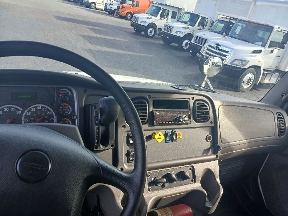 Medium Duty Box Truck-Light and Medium Duty Trucks-Freightliner-2019-M2-Greensboro-NC-163,249\n\t\tmiles-$ 53,500 - Image 18