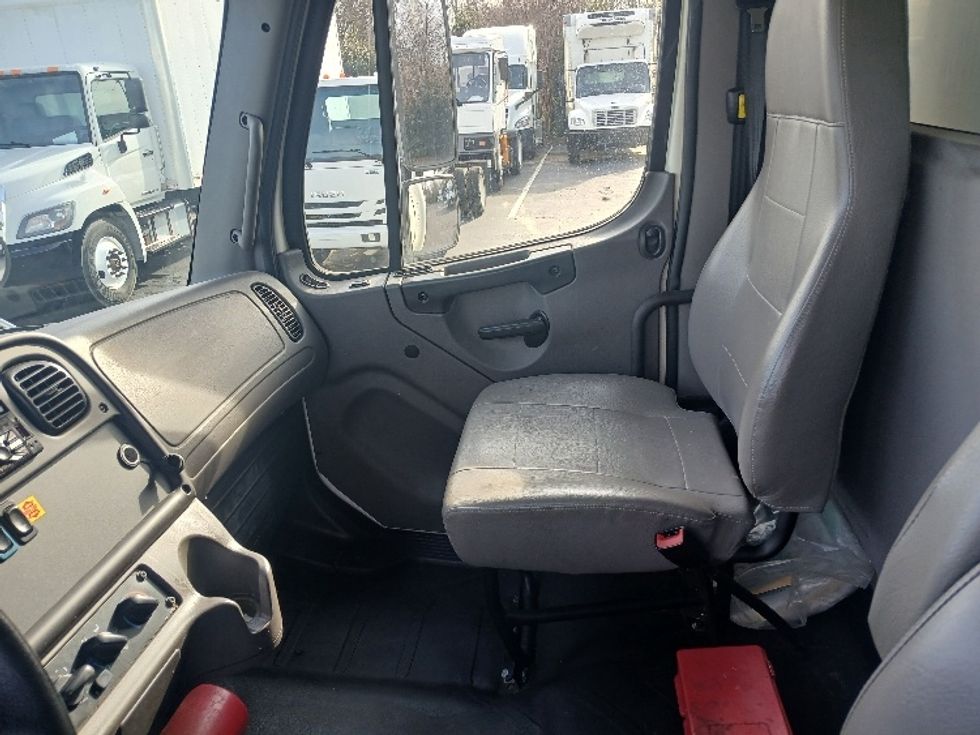 Medium Duty Box Truck-Light and Medium Duty Trucks-Freightliner-2019-M2-Greensboro-NC-163,249\n\t\tmiles-$ 53,500 - Image 19