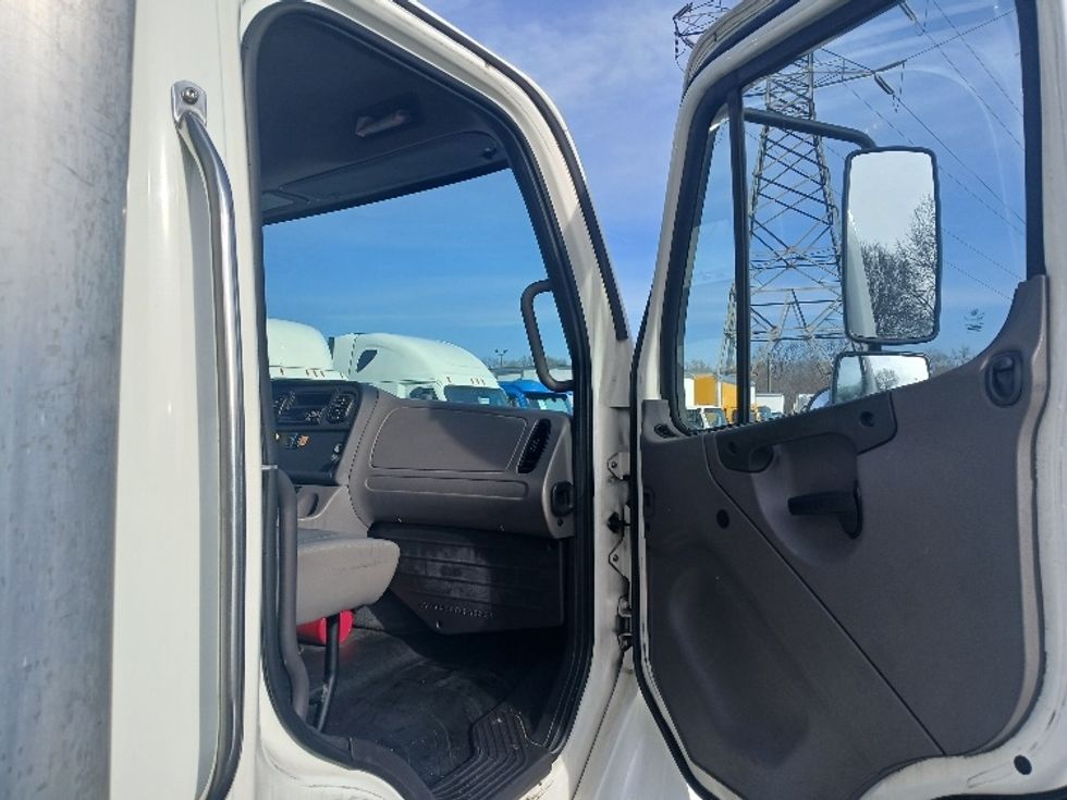 Medium Duty Box Truck-Light and Medium Duty Trucks-Freightliner-2019-M2-Greensboro-NC-163,249\n\t\tmiles-$ 53,500 - Image 20