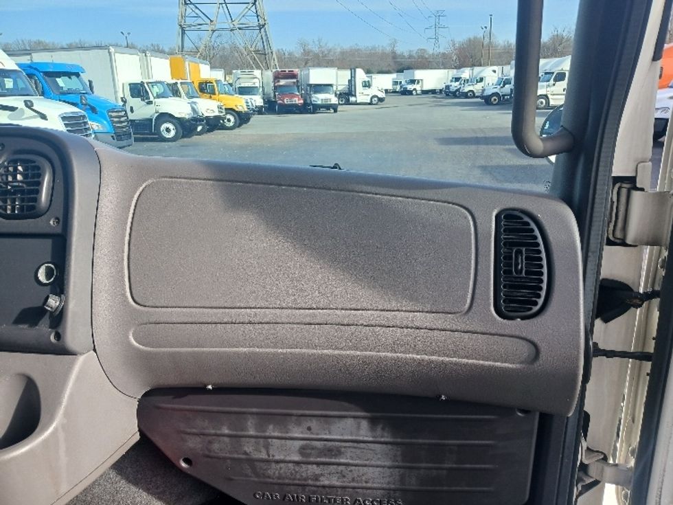 Medium Duty Box Truck-Light and Medium Duty Trucks-Freightliner-2019-M2-Greensboro-NC-163,249\n\t\tmiles-$ 53,500 - Image 21