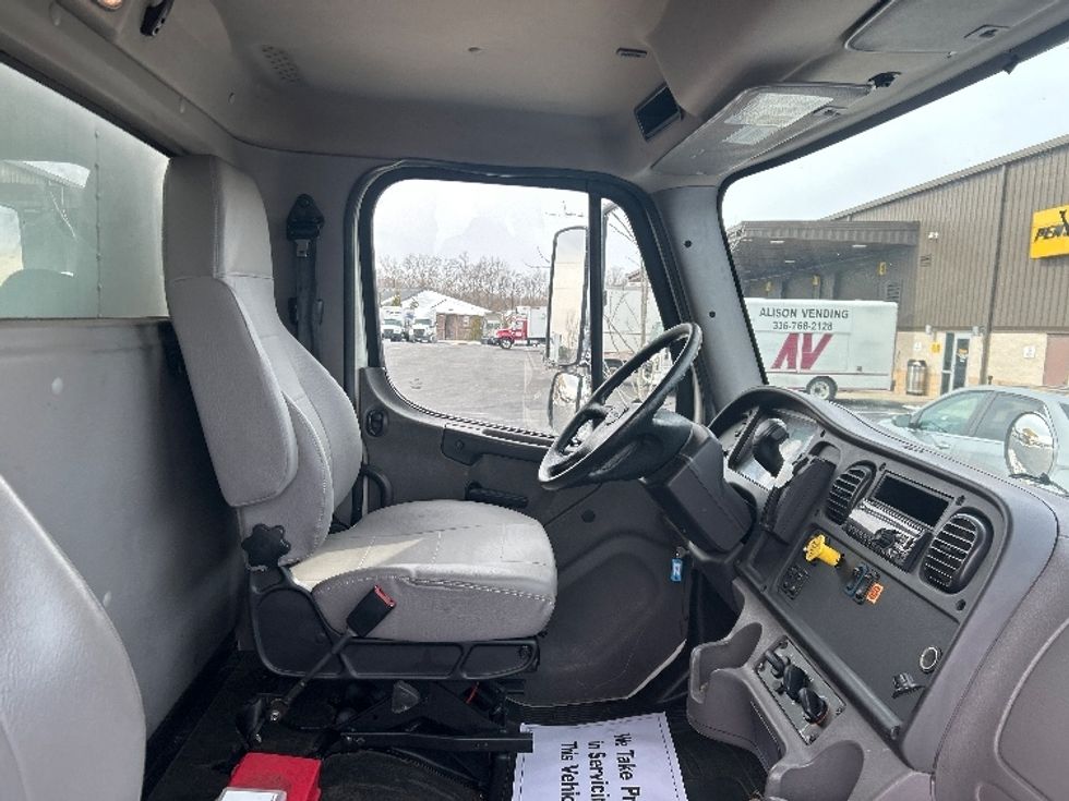 Medium Duty Box Truck-Light and Medium Duty Trucks-Freightliner-2019-M2-Greensboro-NC-165,291\n\t\tmiles-$ 53,250 - Image 21