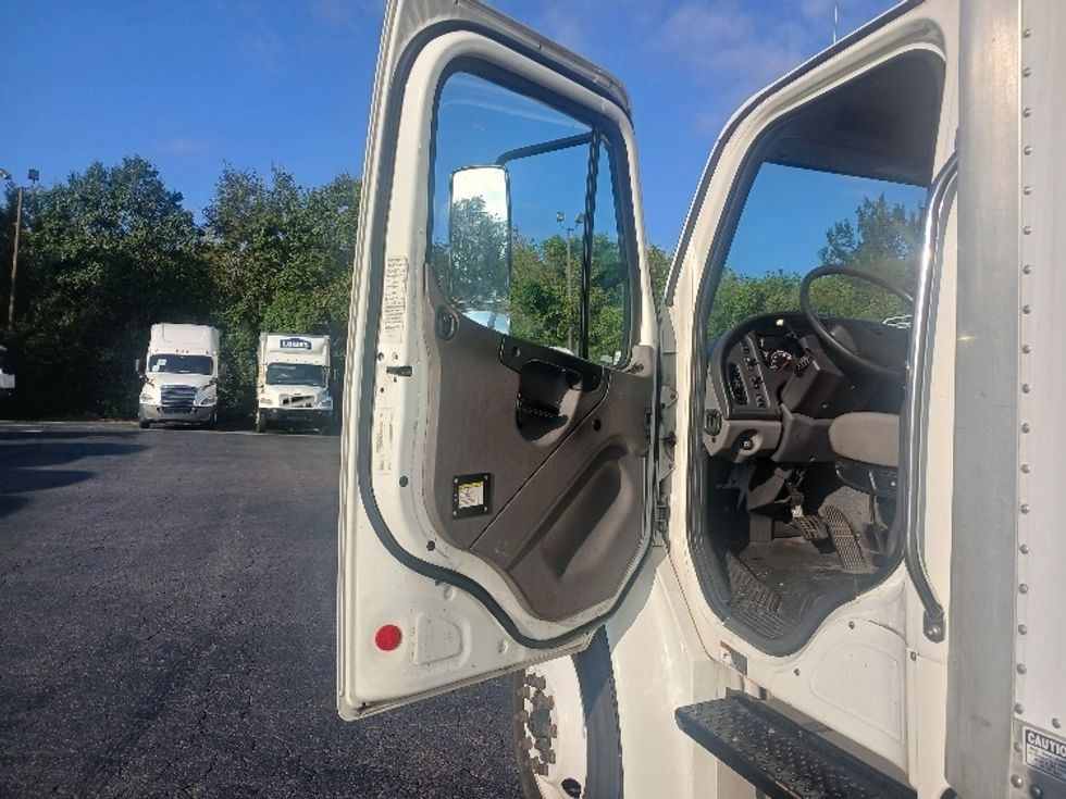 Medium Duty Box Truck-Light and Medium Duty Trucks-Freightliner-2019-M2-Greensboro-NC-175,826\n\t\tmiles-$ 60,250 - Image 16
