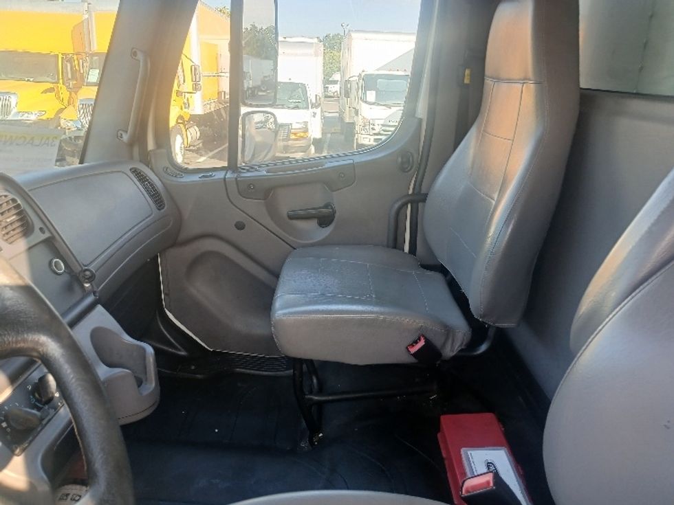 Medium Duty Box Truck-Light and Medium Duty Trucks-Freightliner-2019-M2-Greensboro-NC-175,826\n\t\tmiles-$ 60,250 - Image 19