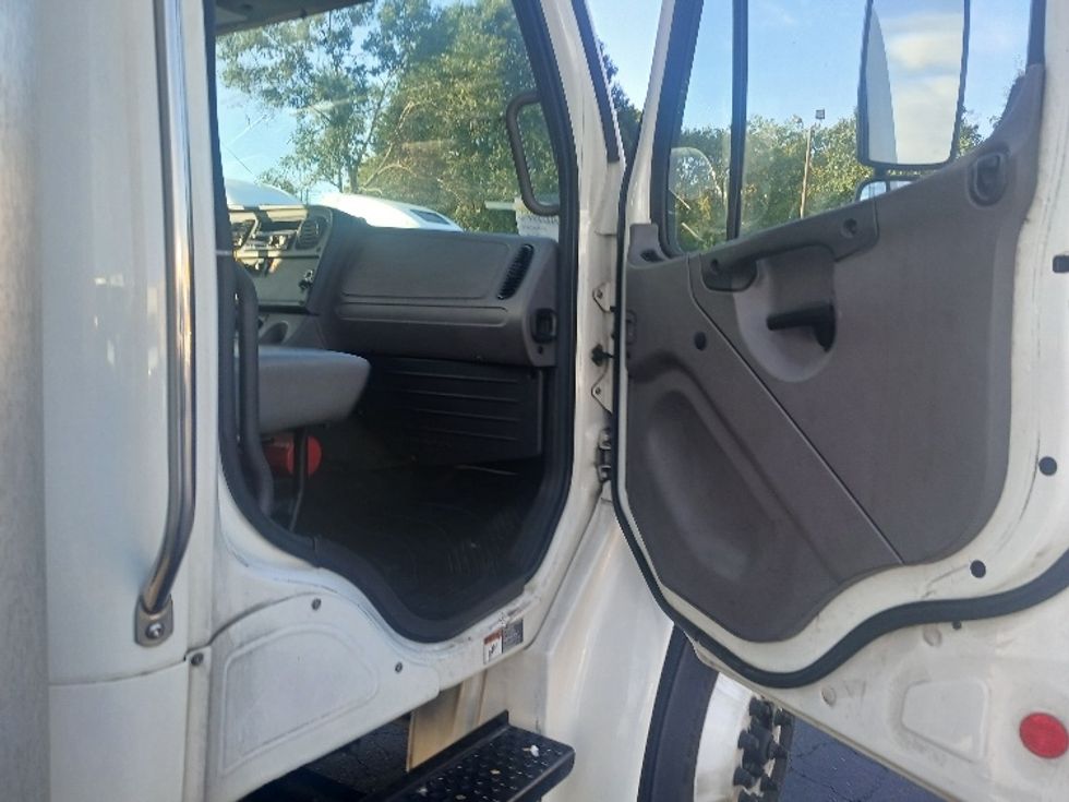 Medium Duty Box Truck-Light and Medium Duty Trucks-Freightliner-2019-M2-Greensboro-NC-175,826\n\t\tmiles-$ 60,250 - Image 20