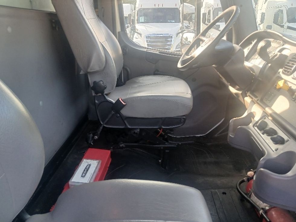 Medium Duty Box Truck-Light and Medium Duty Trucks-Freightliner-2019-M2-Greensboro-NC-175,826\n\t\tmiles-$ 60,250 - Image 22