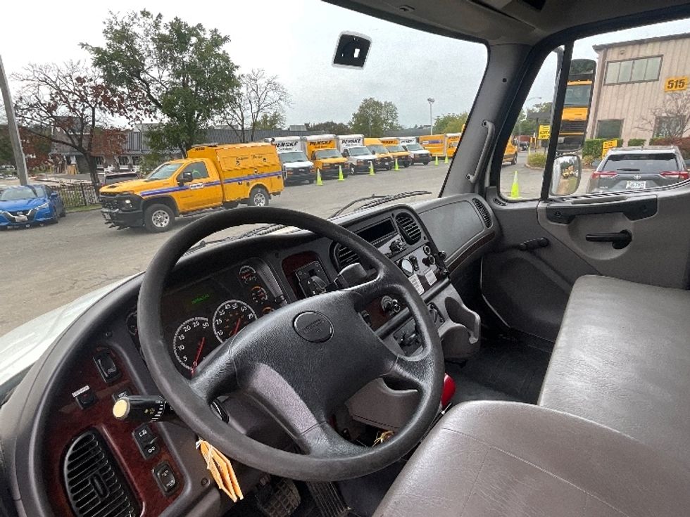 Medium Duty Box Truck-Light and Medium Duty Trucks-Freightliner-2019-M2-Greensboro-NC-187,794\n\t\tmiles-$ 51,500 - Image 17