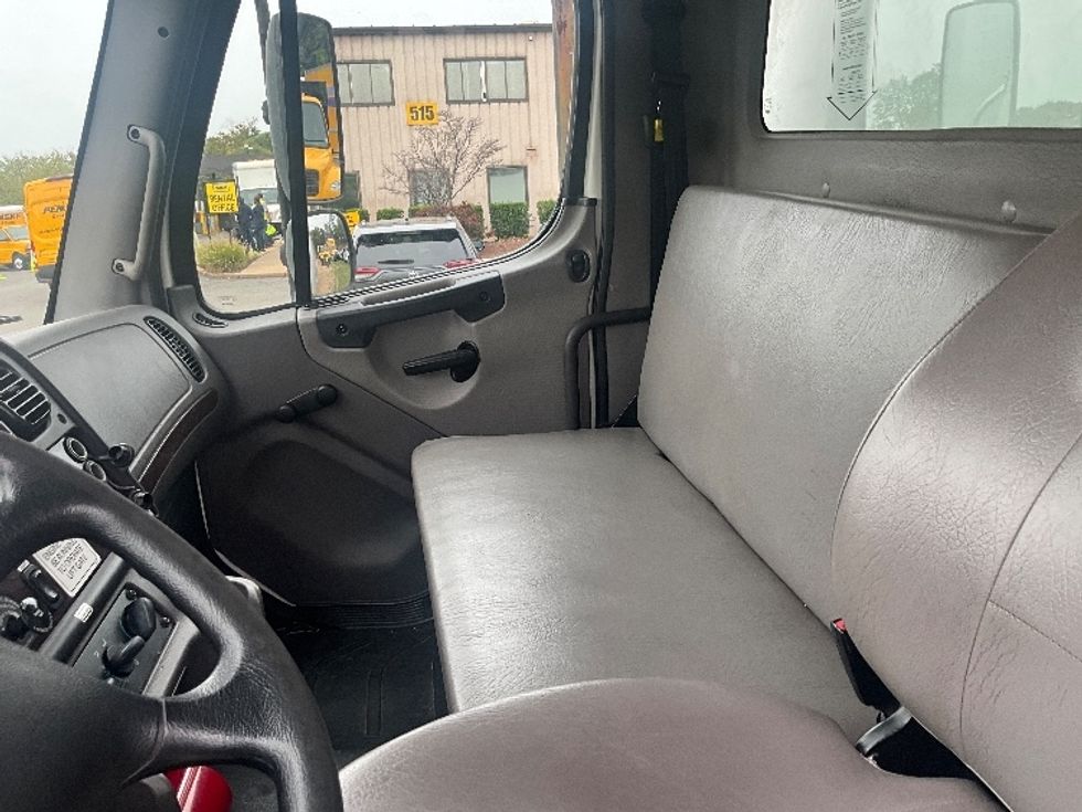Medium Duty Box Truck-Light and Medium Duty Trucks-Freightliner-2019-M2-Greensboro-NC-187,794\n\t\tmiles-$ 51,500 - Image 19