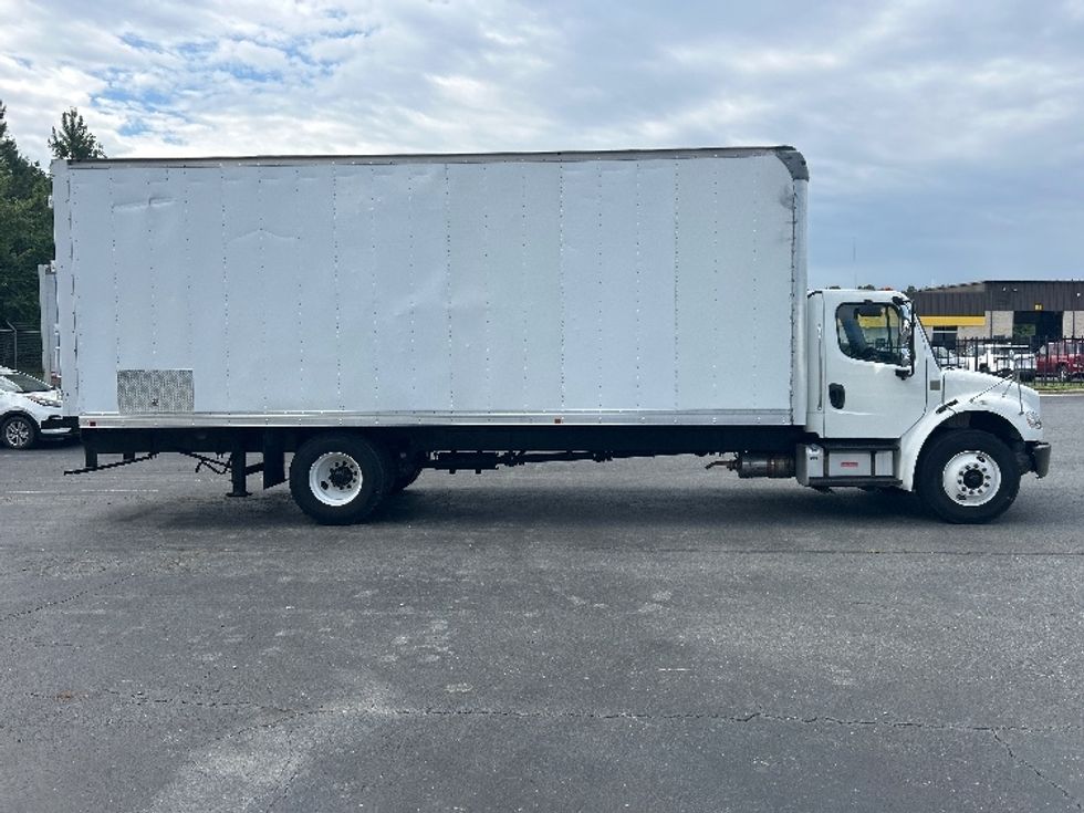 Medium Duty Box Truck-Light and Medium Duty Trucks-Freightliner-2019-M2-Greensboro-NC-202,118\n\t\tmiles-$ 43,250 - Image 14