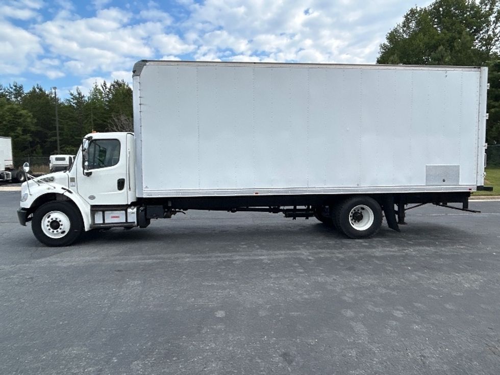 Medium Duty Box Truck-Light and Medium Duty Trucks-Freightliner-2019-M2-Greensboro-NC-202,118\n\t\tmiles-$ 43,250 - Image 4