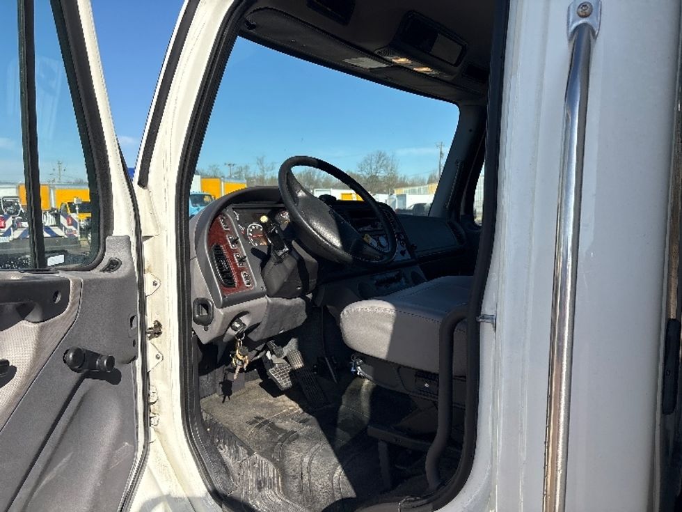 Medium Duty Box Truck-Light and Medium Duty Trucks-Freightliner-2019-M2-Greensboro-NC-20,860\n\t\tmiles-$ 58,500 - Image 15