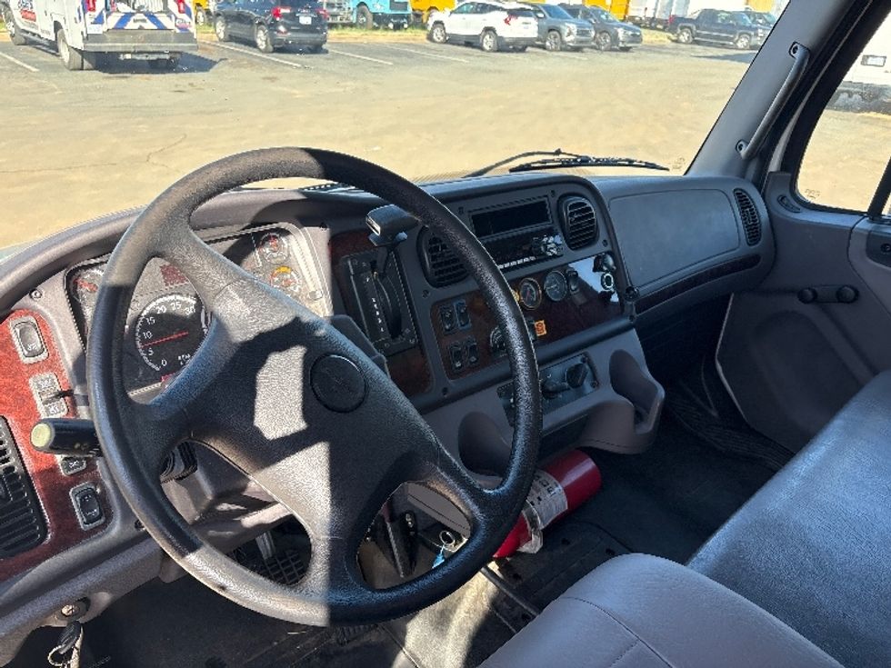 Medium Duty Box Truck-Light and Medium Duty Trucks-Freightliner-2019-M2-Greensboro-NC-20,860\n\t\tmiles-$ 58,500 - Image 16