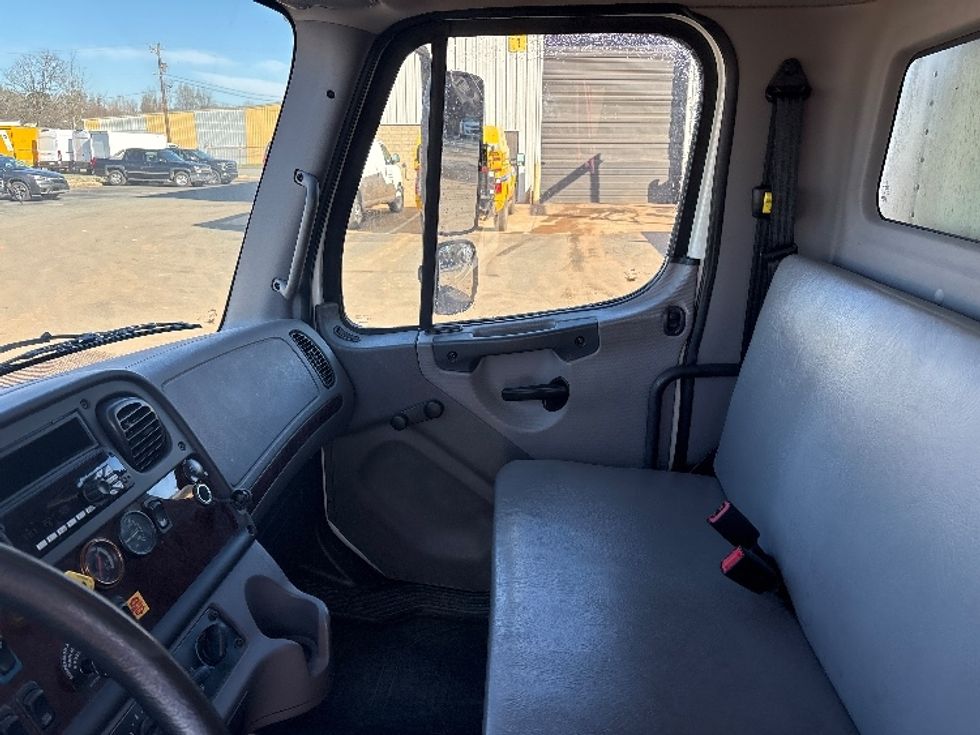 Medium Duty Box Truck-Light and Medium Duty Trucks-Freightliner-2019-M2-Greensboro-NC-20,860\n\t\tmiles-$ 58,500 - Image 18