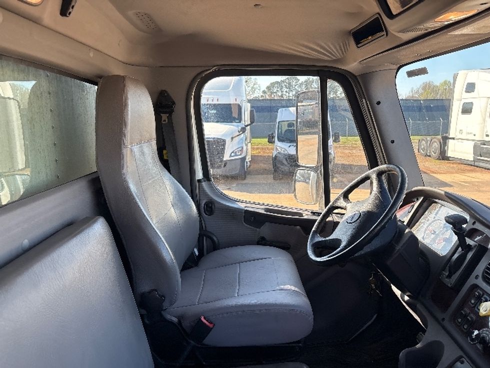 Medium Duty Box Truck-Light and Medium Duty Trucks-Freightliner-2019-M2-Greensboro-NC-20,860\n\t\tmiles-$ 58,500 - Image 21