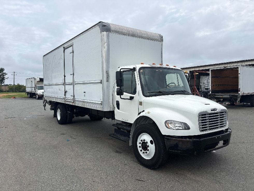 Medium Duty Box Truck-Light and Medium Duty Trucks-Freightliner-2019-M2-Greensboro-NC-225,001\n\t\tmiles-$ 50,500 - Image 1