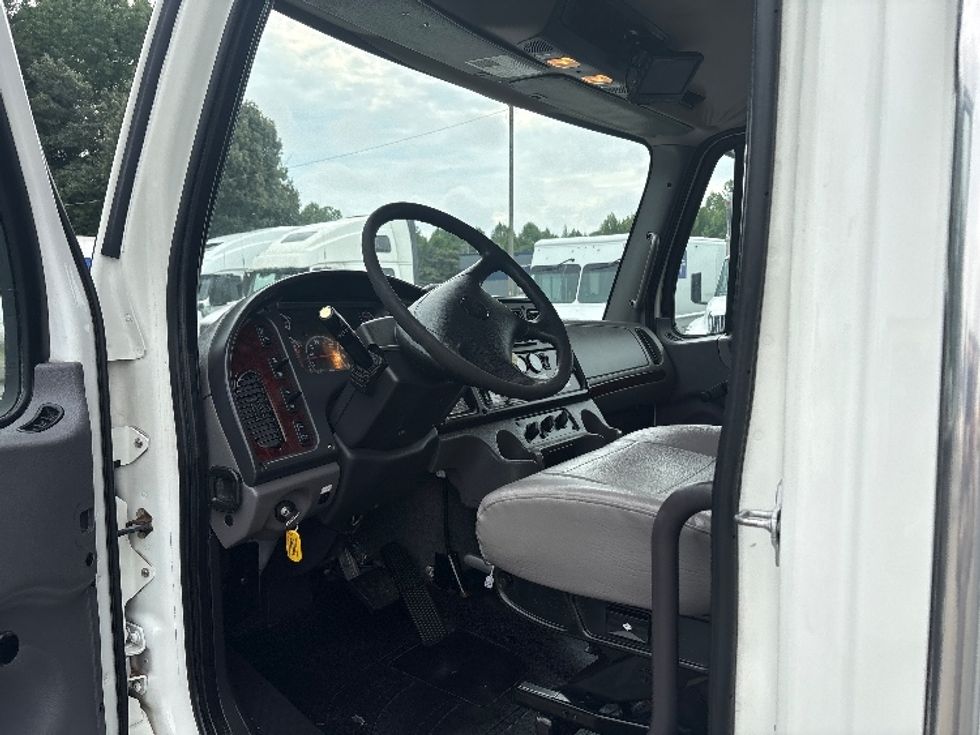 Medium Duty Box Truck-Light and Medium Duty Trucks-Freightliner-2019-M2-Greensboro-NC-225,001\n\t\tmiles-$ 50,500 - Image 16