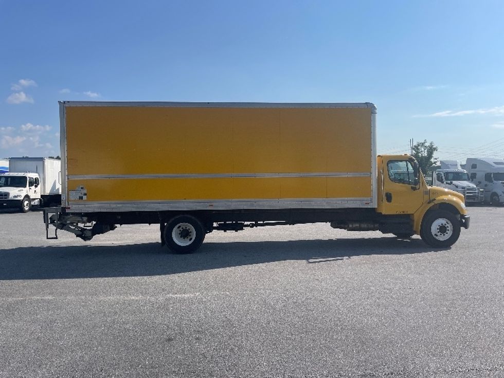 Medium Duty Box Truck-Light and Medium Duty Trucks-Freightliner-2019-M2-Greenville-SC-154,182\n\t\tmiles-$ 52,250 - Image 15