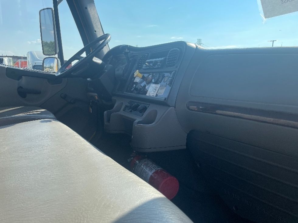 Medium Duty Box Truck-Light and Medium Duty Trucks-Freightliner-2019-M2-Greenville-SC-154,182\n\t\tmiles-$ 52,250 - Image 22