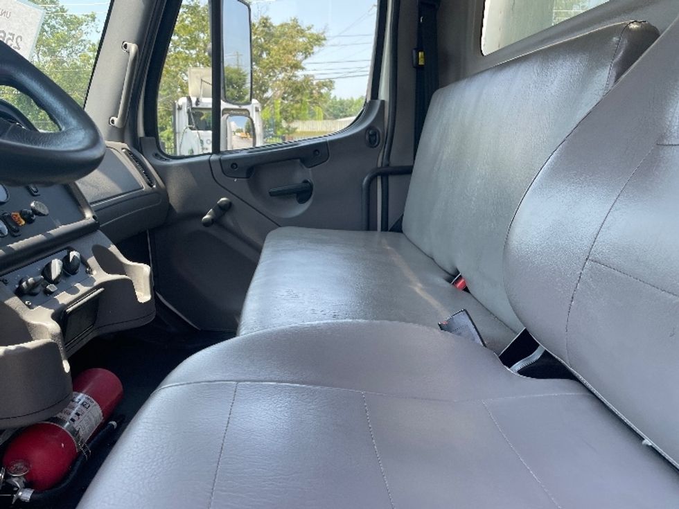 Medium Duty Box Truck-Light and Medium Duty Trucks-Freightliner-2019-M2-Greenville-SC-206,388\n\t\tmiles-$ 44,000 - Image 19