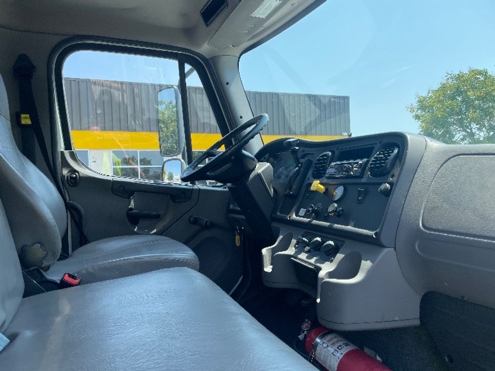 Medium Duty Box Truck-Light and Medium Duty Trucks-Freightliner-2019-M2-Greenville-SC-206,388\n\t\tmiles-$ 44,000 - Image 21