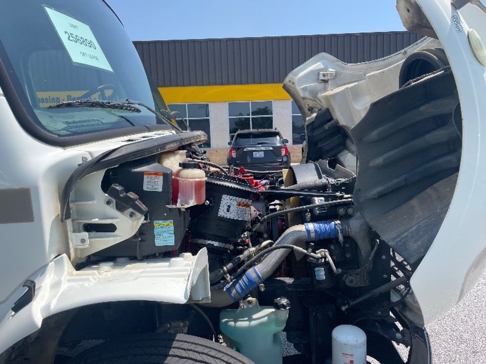 Medium Duty Box Truck-Light and Medium Duty Trucks-Freightliner-2019-M2-Greenville-SC-206,388\n\t\tmiles-$ 44,000 - Image 22