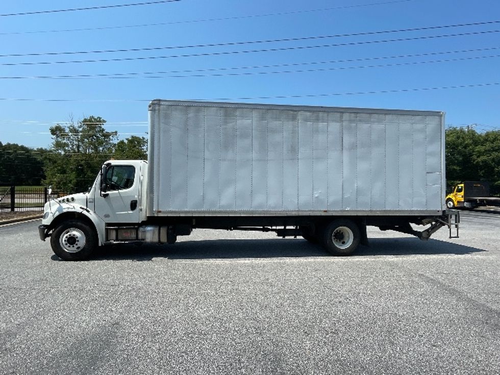 Medium Duty Box Truck-Light and Medium Duty Trucks-Freightliner-2019-M2-Greenville-SC-206,388\n\t\tmiles-$ 44,000 - Image 4