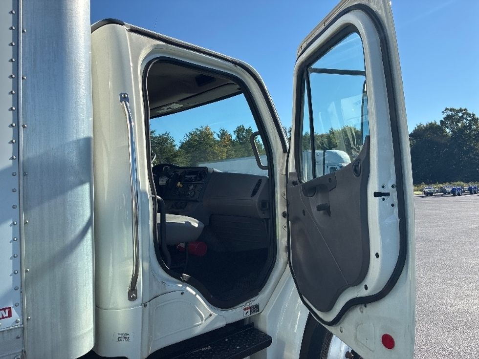 Medium Duty Box Truck-Light and Medium Duty Trucks-Freightliner-2019-M2-Greenville-SC-319,614\n\t\tmiles-$ 37,000 - Image 20