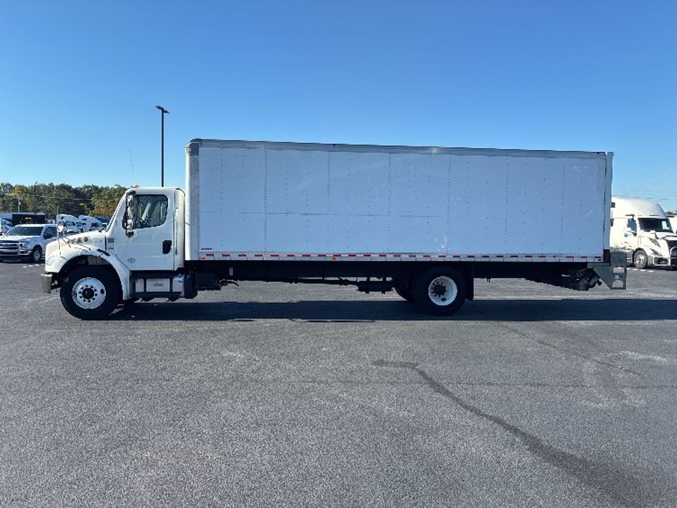 Medium Duty Box Truck-Light and Medium Duty Trucks-Freightliner-2019-M2-Greenville-SC-319,614\n\t\tmiles-$ 37,000 - Image 4