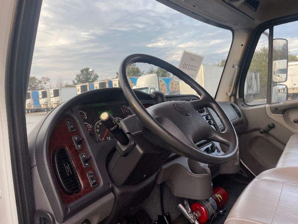 Medium Duty Box Truck-Light and Medium Duty Trucks-Freightliner-2019-M2-Greenville-SC-40,266\n\t\tmiles-$ 61,250 - Image 17