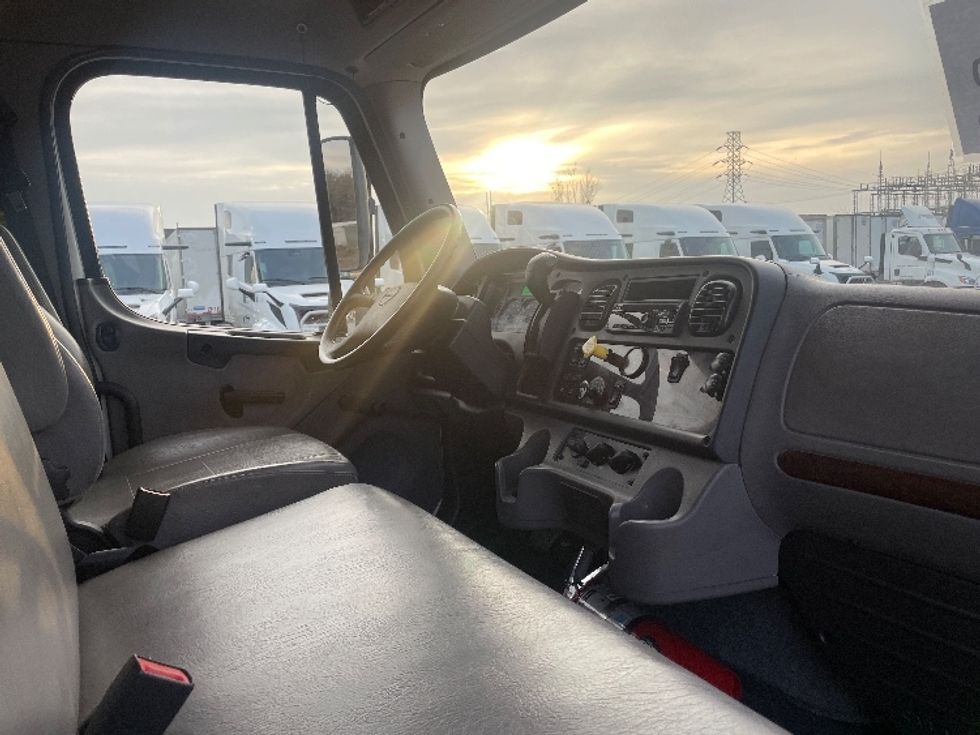 Medium Duty Box Truck-Light and Medium Duty Trucks-Freightliner-2019-M2-Greenville-SC-40,266\n\t\tmiles-$ 61,250 - Image 22