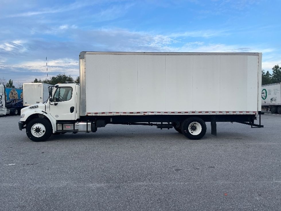 Medium Duty Box Truck-Light and Medium Duty Trucks-Freightliner-2019-M2-Greenville-SC-40,266\n\t\tmiles-$ 61,250 - Image 4