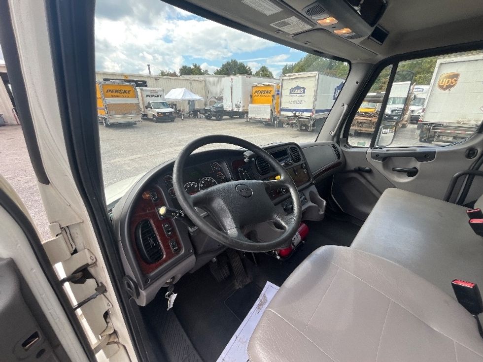 Medium Duty Box Truck-Light and Medium Duty Trucks-Freightliner-2019-M2-Greer-SC-228,321\n\t\tmiles-$ 36,500 - Image 17