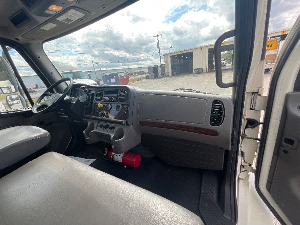 Medium Duty Box Truck-Light and Medium Duty Trucks-Freightliner-2019-M2-Greer-SC-228,321\n\t\tmiles-$ 36,500 - Image 21