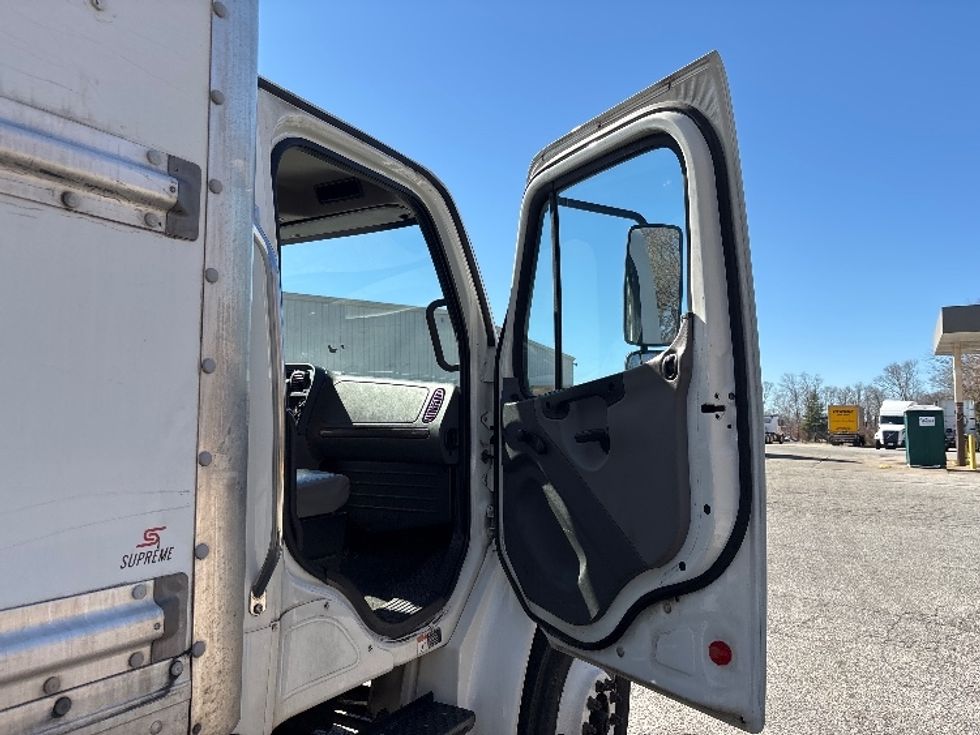 Medium Duty Box Truck-Light and Medium Duty Trucks-Freightliner-2019-M2-Greer-SC-262,654\n\t\tmiles-$ 38,750 - Image 20