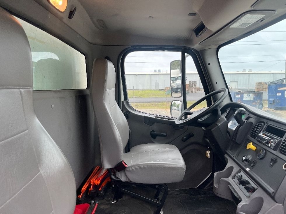 Medium Duty Box Truck-Light and Medium Duty Trucks-Freightliner-2019-M2-Greer-SC-79,033\n\t\tmiles-$ 60,250 - Image 22