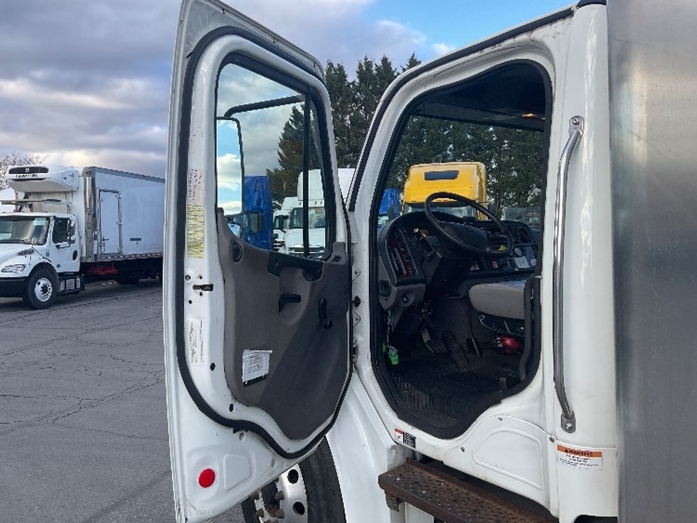 Medium Duty Box Truck-Light and Medium Duty Trucks-Freightliner-2019-M2-Hagerstown-MD-447,897\n\t\tmiles-$ 21,250 - Image 16