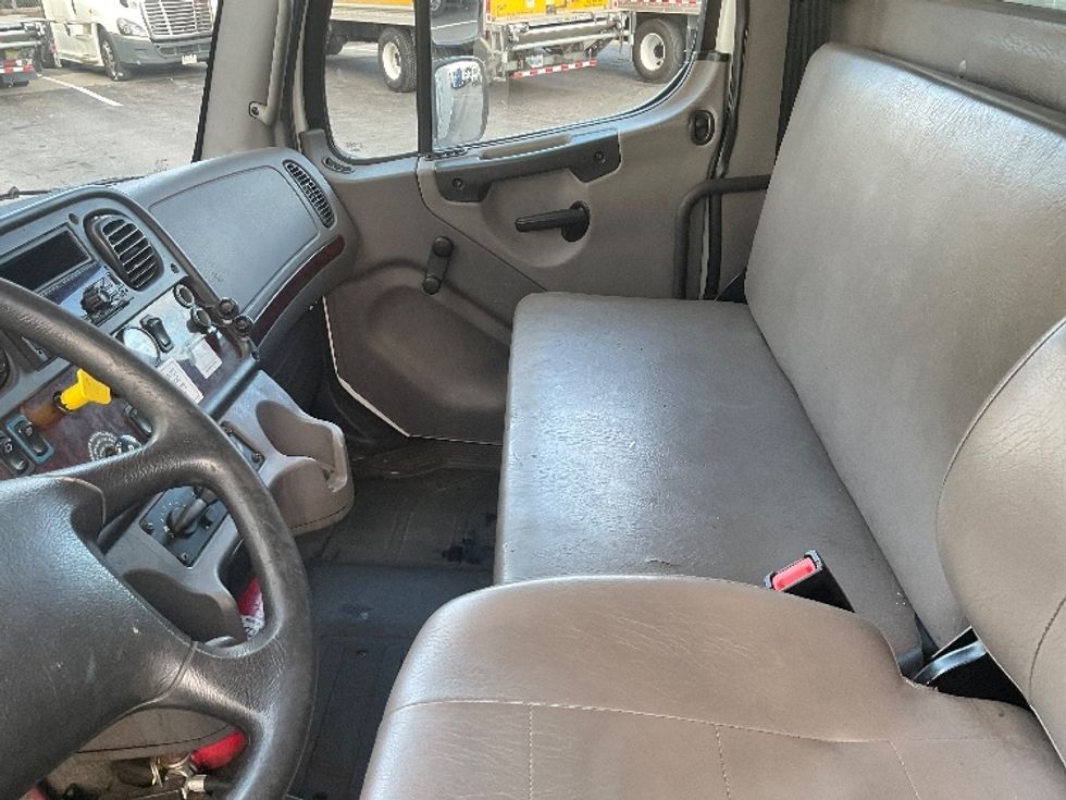 Medium Duty Box Truck-Light and Medium Duty Trucks-Freightliner-2019-M2-Hagerstown-MD-447,897\n\t\tmiles-$ 21,250 - Image 18