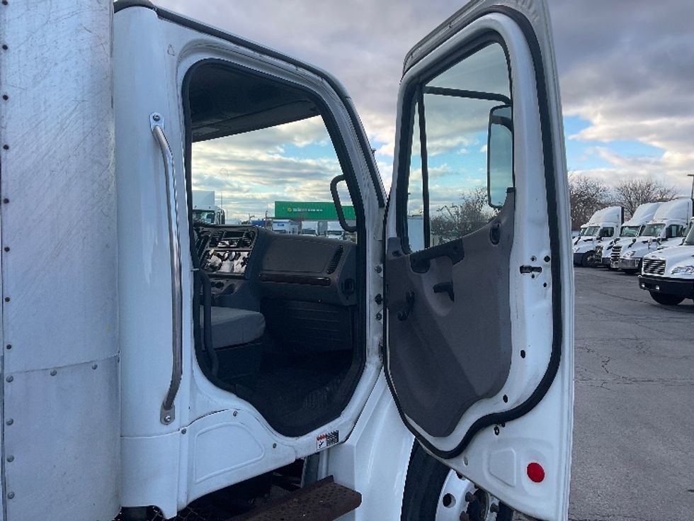 Medium Duty Box Truck-Light and Medium Duty Trucks-Freightliner-2019-M2-Hagerstown-MD-447,897\n\t\tmiles-$ 21,250 - Image 19