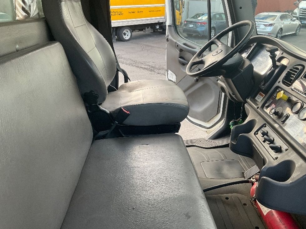 Medium Duty Box Truck-Light and Medium Duty Trucks-Freightliner-2019-M2-Hagerstown-MD-447,897\n\t\tmiles-$ 21,250 - Image 21