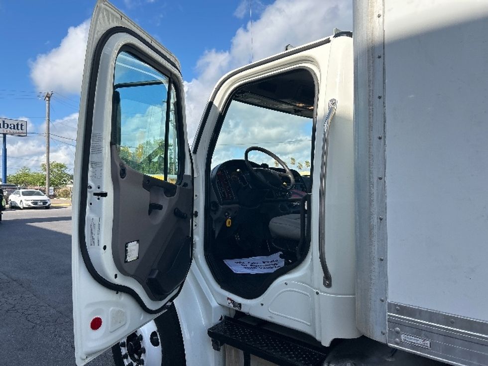 Medium Duty Box Truck-Light and Medium Duty Trucks-Freightliner-2019-M2-Harlingen-TX-151,672\n\t\tmiles-$ 55,500 - Image 16