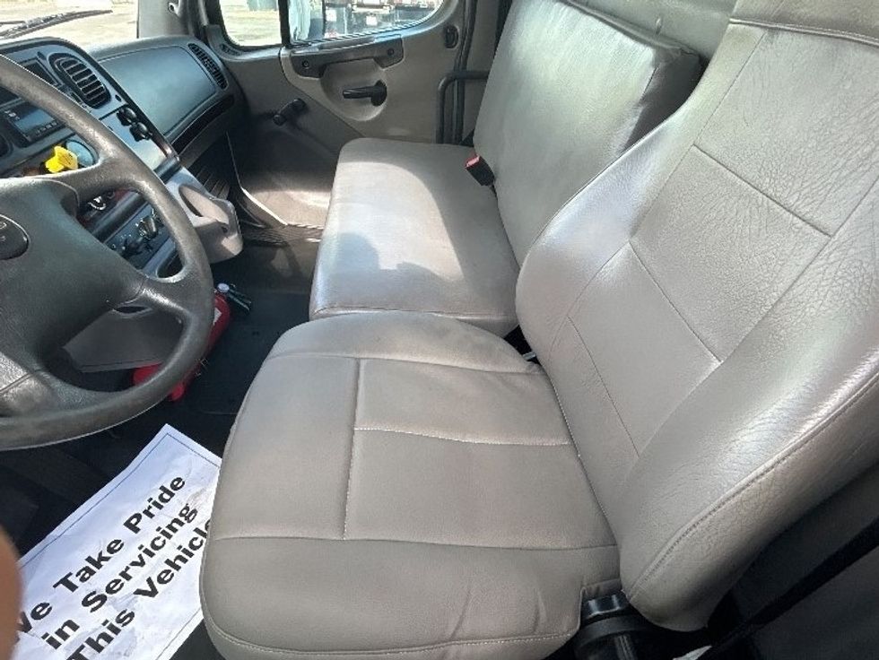 Medium Duty Box Truck-Light and Medium Duty Trucks-Freightliner-2019-M2-Harlingen-TX-151,672\n\t\tmiles-$ 55,500 - Image 19