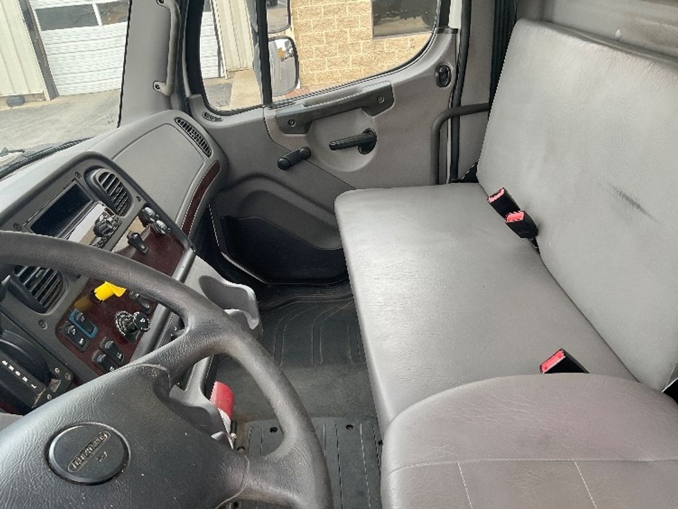 Medium Duty Box Truck-Light and Medium Duty Trucks-Freightliner-2019-M2-Harrisburg-PA-171,613\n\t\tmiles-$ 45,250 - Image 19