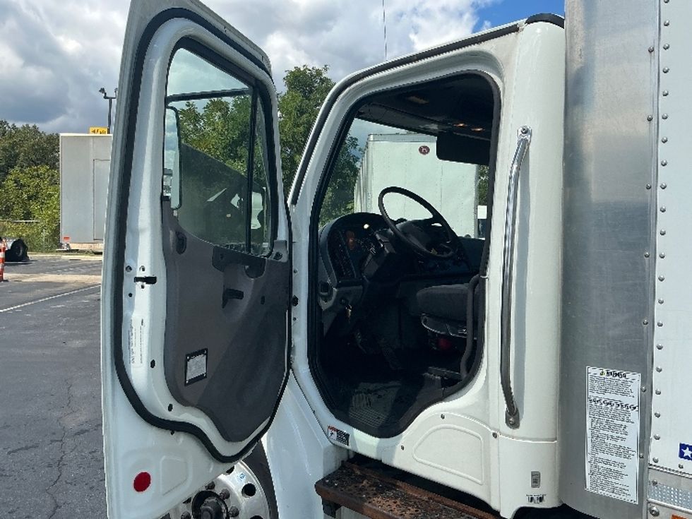 Medium Duty Box Truck-Light and Medium Duty Trucks-Freightliner-2019-M2-Harrisburg-PA-238,633\n\t\tmiles-$ 40,750 - Image 16