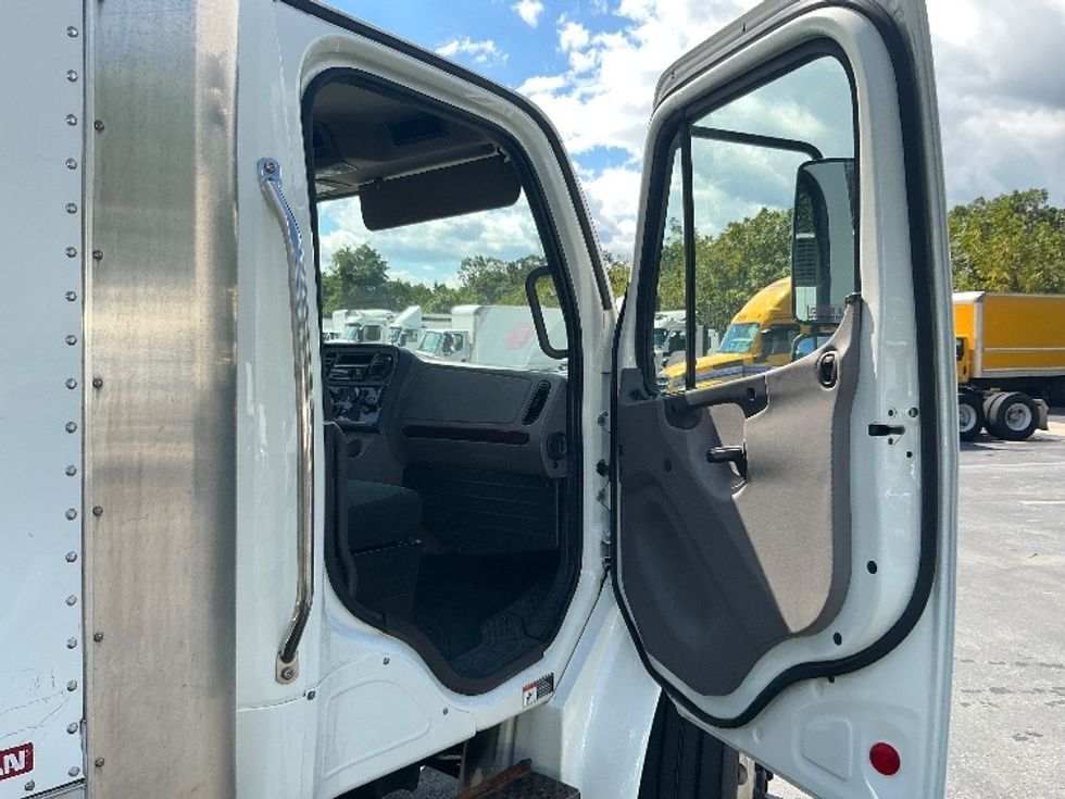 Medium Duty Box Truck-Light and Medium Duty Trucks-Freightliner-2019-M2-Harrisburg-PA-238,633\n\t\tmiles-$ 40,750 - Image 20