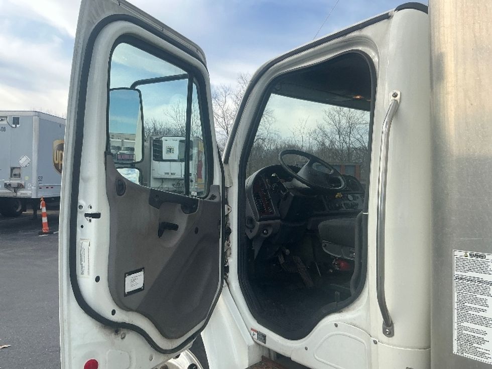 Medium Duty Box Truck-Light and Medium Duty Trucks-Freightliner-2019-M2-Harrisburg-PA-308,752\n\t\tmiles-$ 31,250 - Image 16