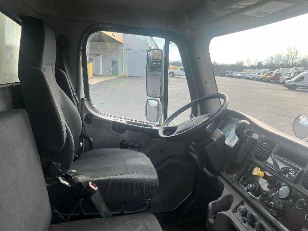 Medium Duty Box Truck-Light and Medium Duty Trucks-Freightliner-2019-M2-Harrisburg-PA-308,752\n\t\tmiles-$ 31,250 - Image 22