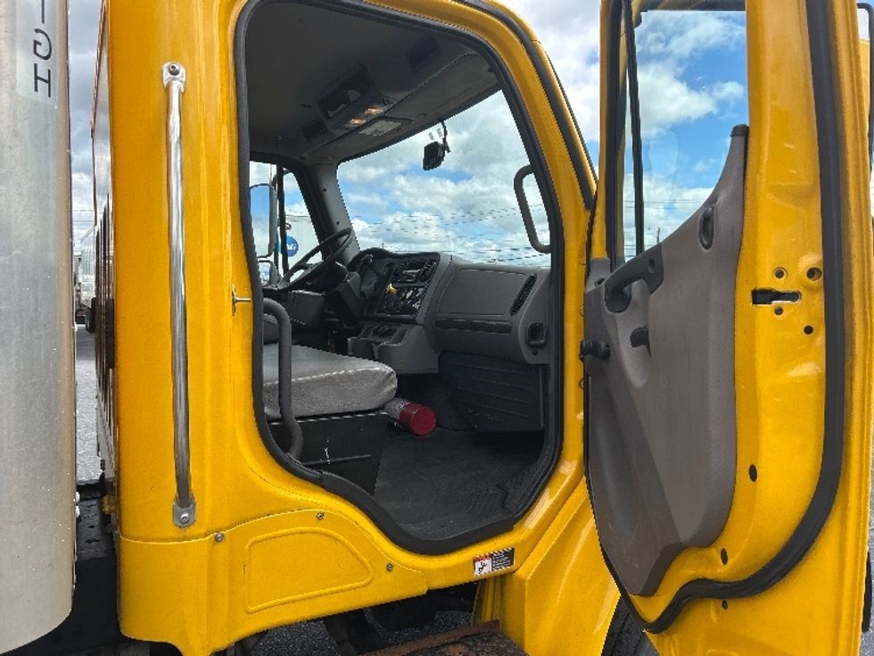 Medium Duty Box Truck-Light and Medium Duty Trucks-Freightliner-2019-M2-Harrisburg-PA-331,556\n\t\tmiles-$ 20,000 - Image 20