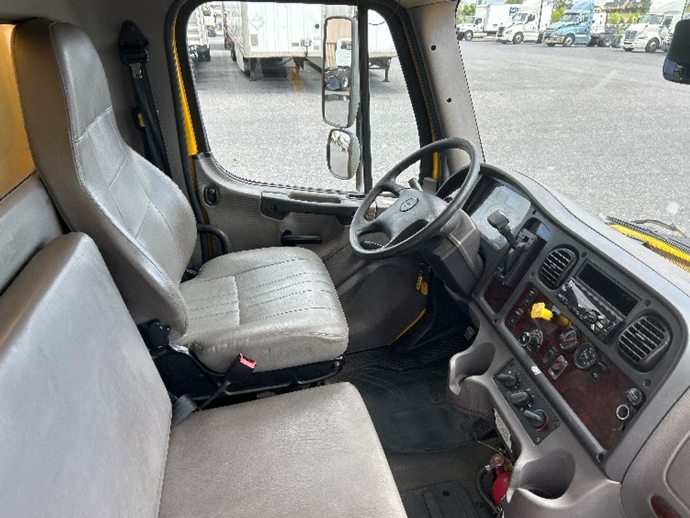 Medium Duty Box Truck-Light and Medium Duty Trucks-Freightliner-2019-M2-Harrisburg-PA-331,556\n\t\tmiles-$ 20,000 - Image 22